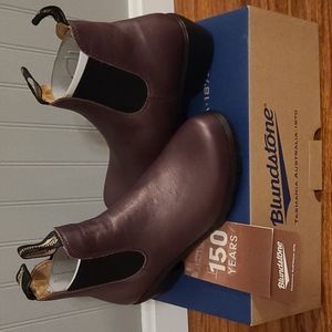 Blundstone Chelsea Boots *NEVER WORN*